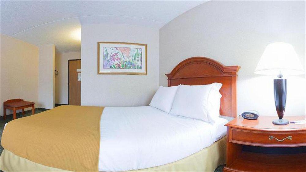 Holiday Inn Express Hotel Pittsburgh-North/Harmarville By Ihg Esterno foto