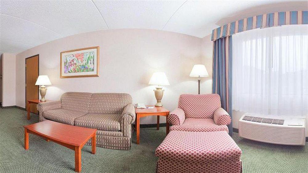 Holiday Inn Express Hotel Pittsburgh-North/Harmarville By Ihg Esterno foto