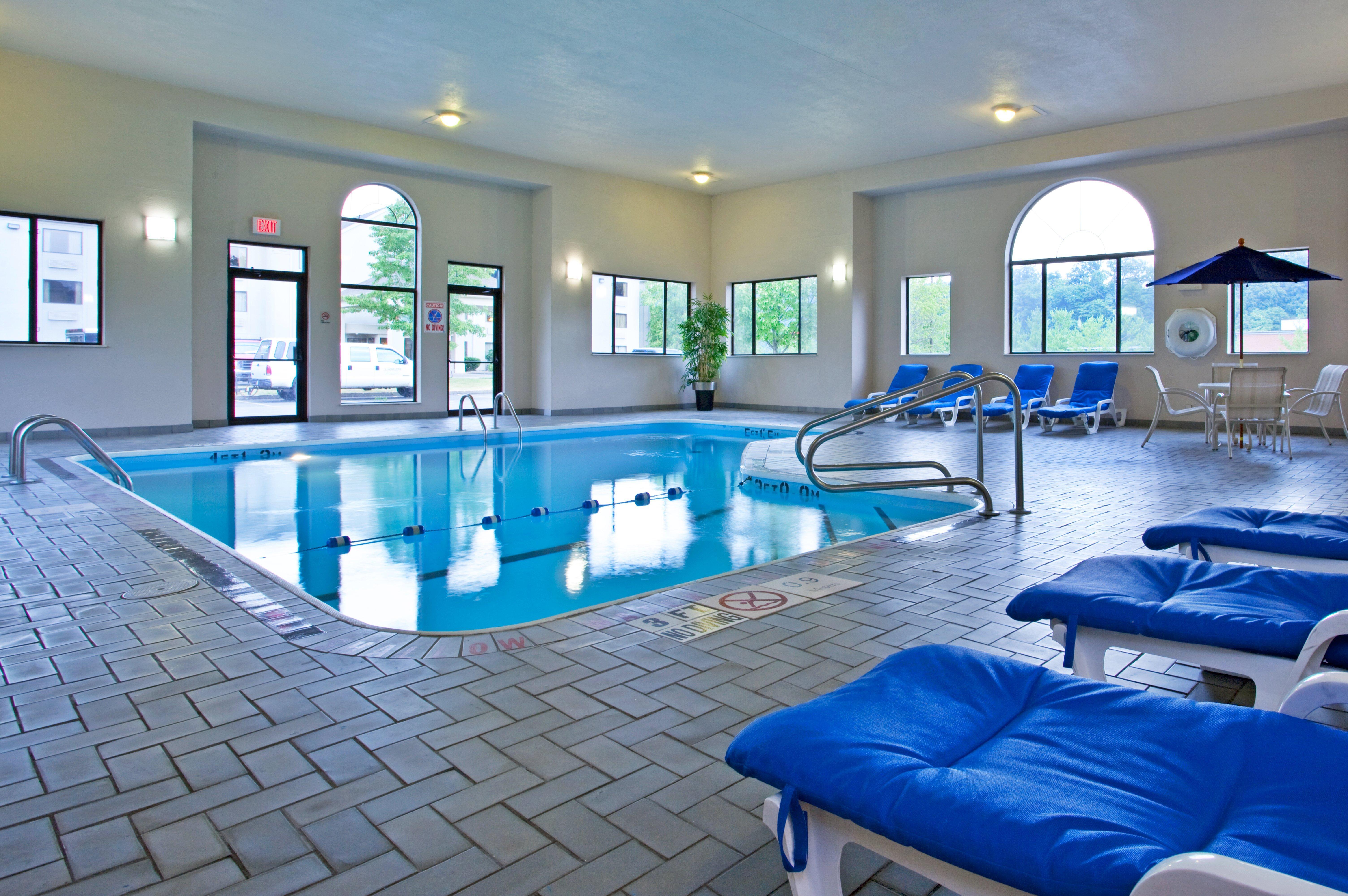 Holiday Inn Express Hotel Pittsburgh-North/Harmarville By Ihg Esterno foto
