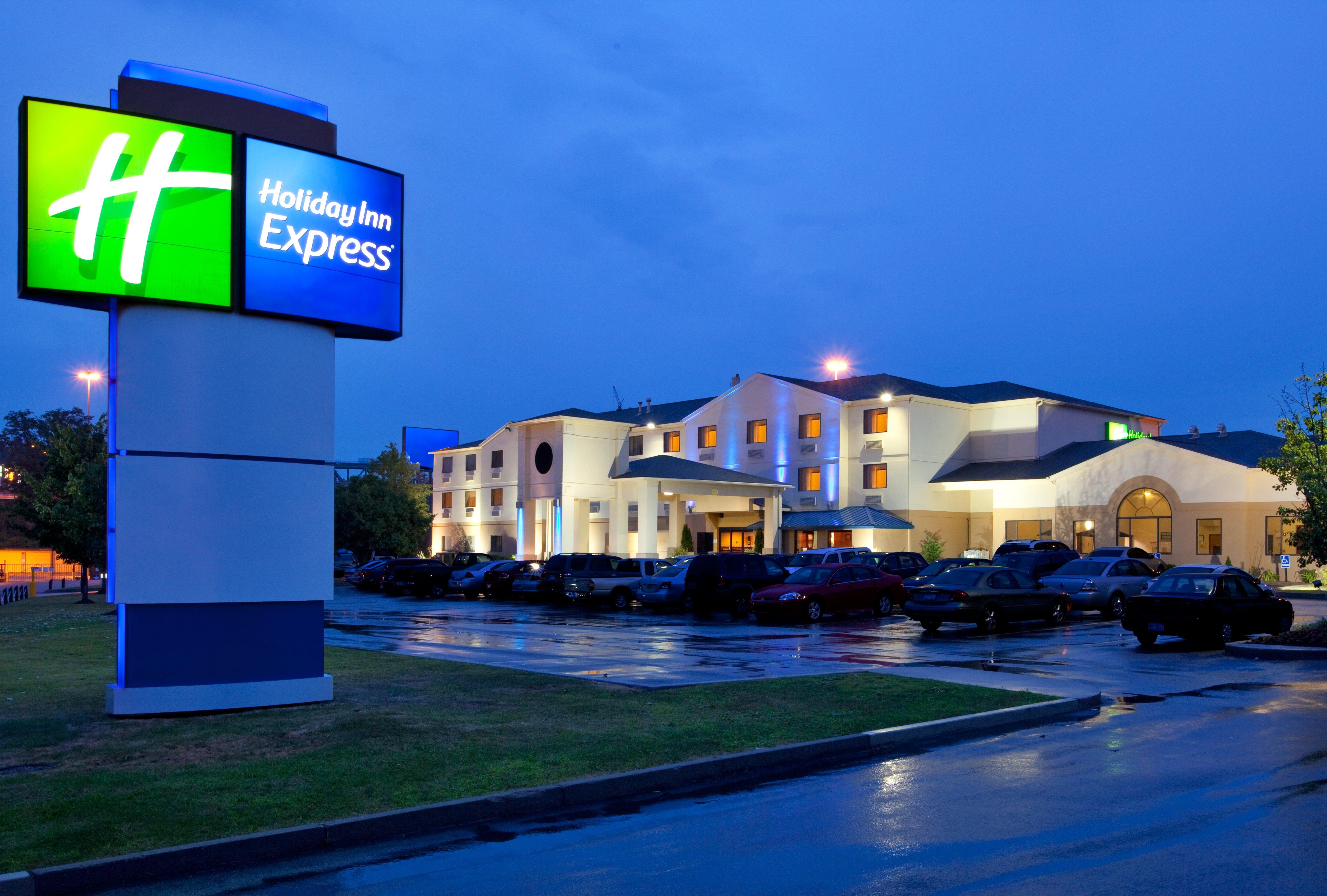 Holiday Inn Express Hotel Pittsburgh-North/Harmarville By Ihg Esterno foto