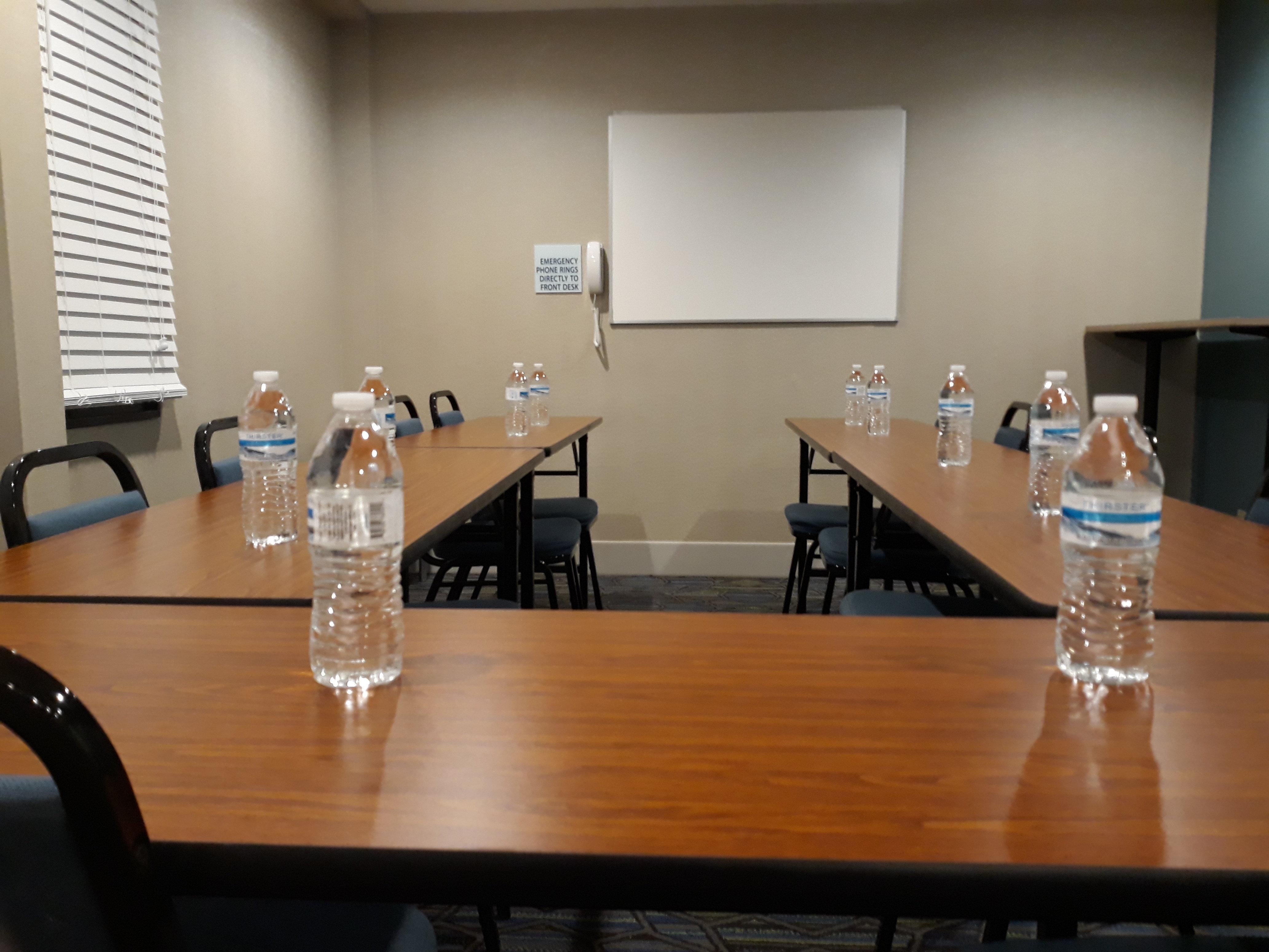 Holiday Inn Express Hotel Pittsburgh-North/Harmarville By Ihg Esterno foto