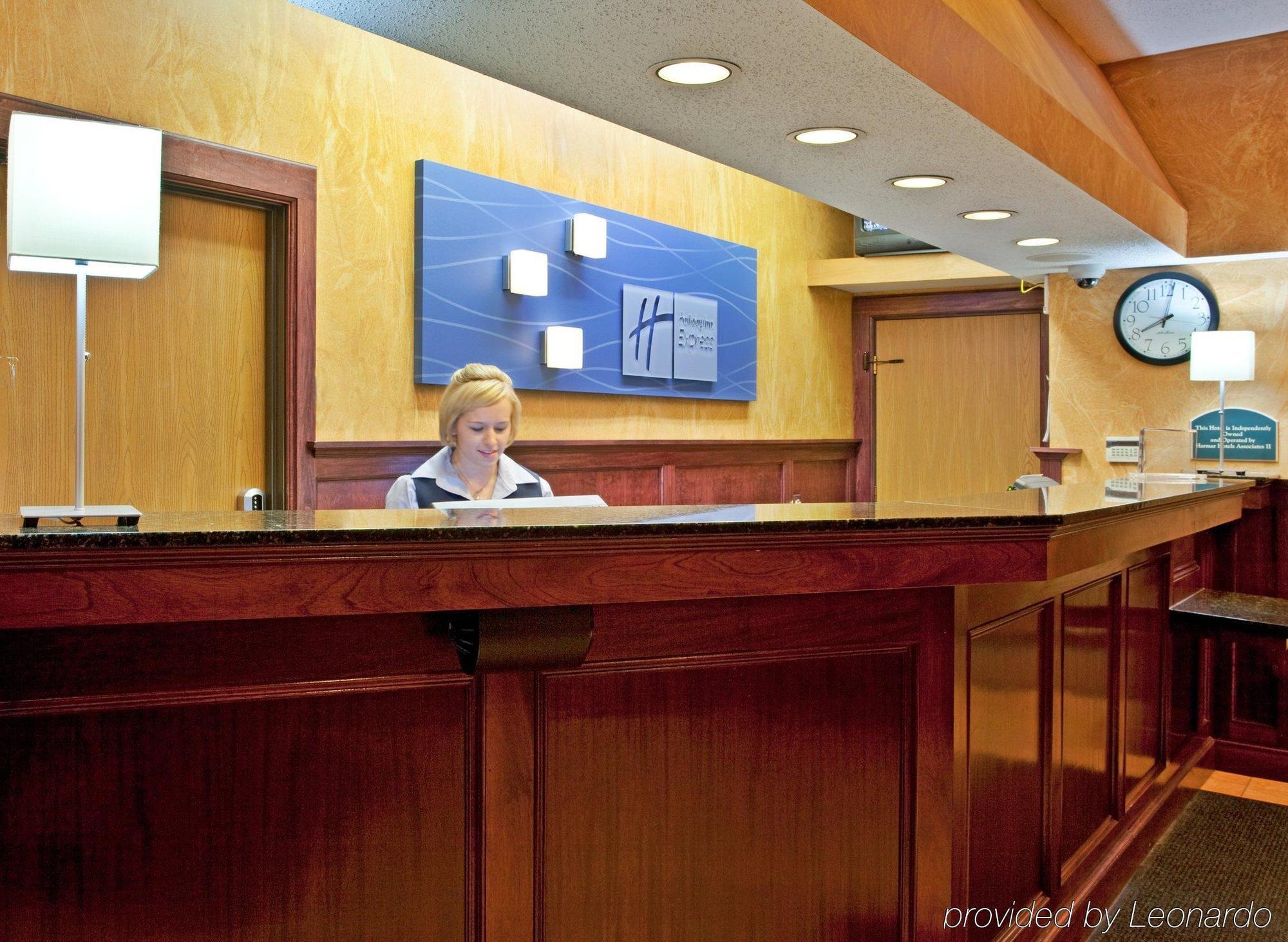 Holiday Inn Express Hotel Pittsburgh-North/Harmarville By Ihg Esterno foto