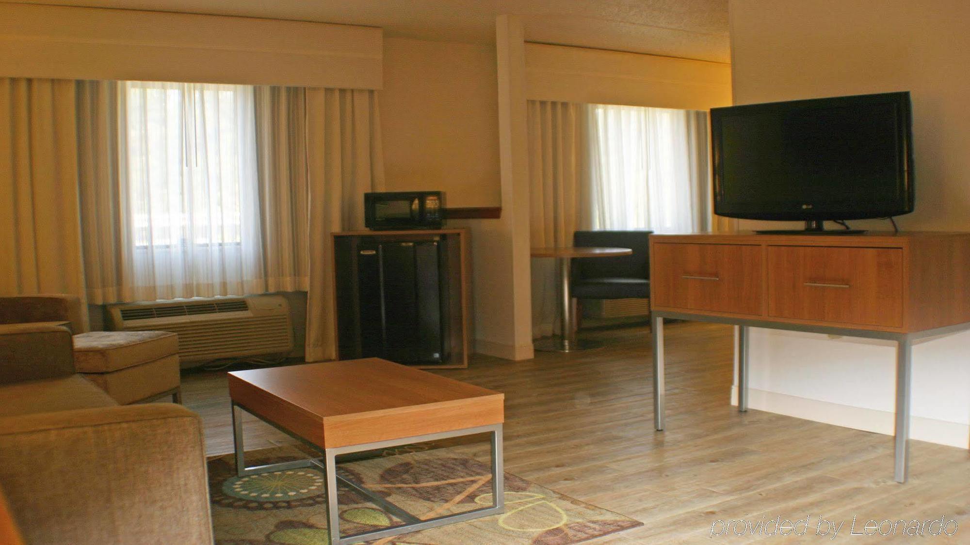 Holiday Inn Express Hotel Pittsburgh-North/Harmarville By Ihg Esterno foto